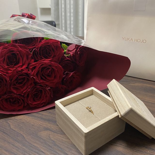 【YUKA HOJO(ユカホウジョウ)の口コミ】 デザインに一目惚れしてしまいました。一粒のダイヤモンドで、シンプルで…
