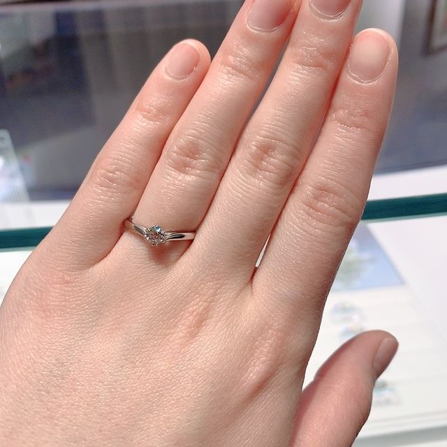 【銀座ダイヤモンドシライシの口コミ】 店員さんがとても優しく丁寧に説明して下さったので、ダイヤモンドシライ…