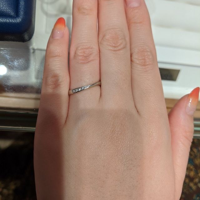 【銀座ダイヤモンドシライシの口コミ】 決め手の一番は、ずっとつける予定だったので着け心地を大事にしていまし…