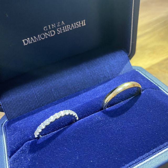 【銀座ダイヤモンドシライシの口コミ】 私はシルバー、旦那はゴールドが良いとのことだったので、合わせず好きな…