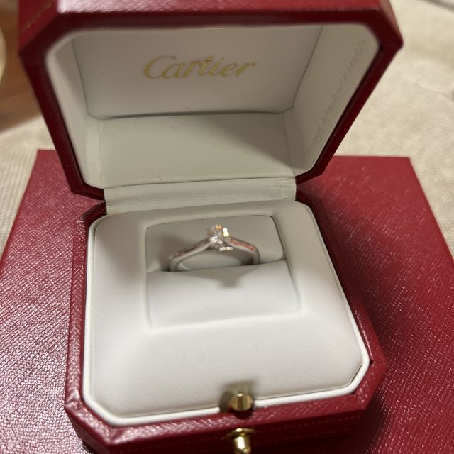 【カルティエ(Cartier)の口コミ】 シンプルなデザインで、どのような服にも合わせやすく使いやすいです。店…