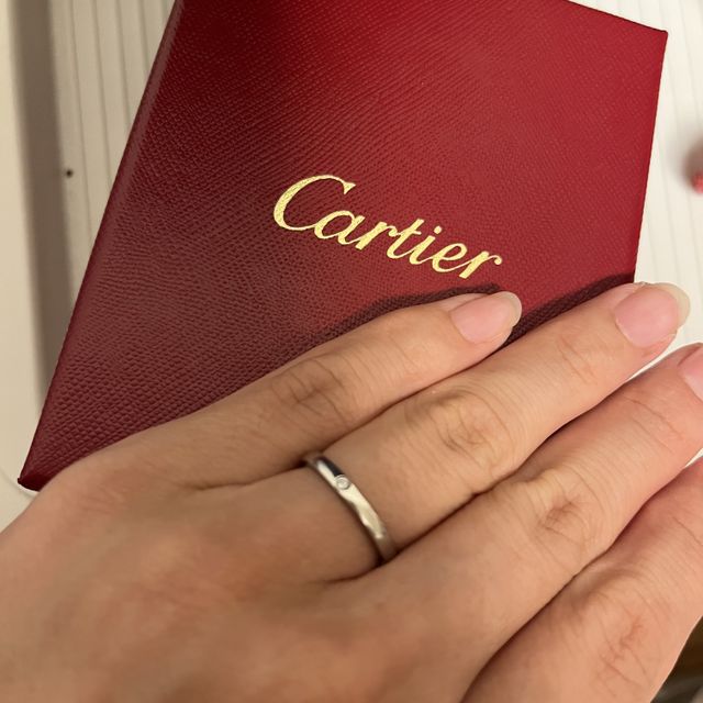 【カルティエ(Cartier)の口コミ】 婚約指輪をカルティエにしたので、結婚指輪も揃えたくカルティエにしまし…