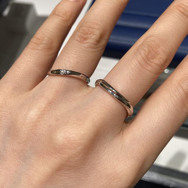 【銀座ダイヤモンドシライシの口コミ】 ダイヤ使いが巧みです。元はダイヤ無しで考えておりましたが、銀座ダイヤ…