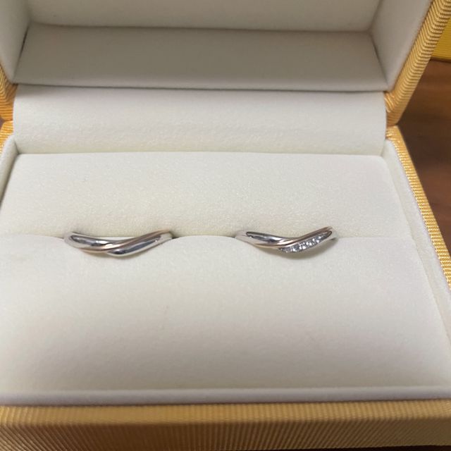 【ケイウノ ブライダル(K.UNO BRIDAL)の口コミ】 コンビで探していて何店舗か回ったのですが、1番種類があったのと既製品で…