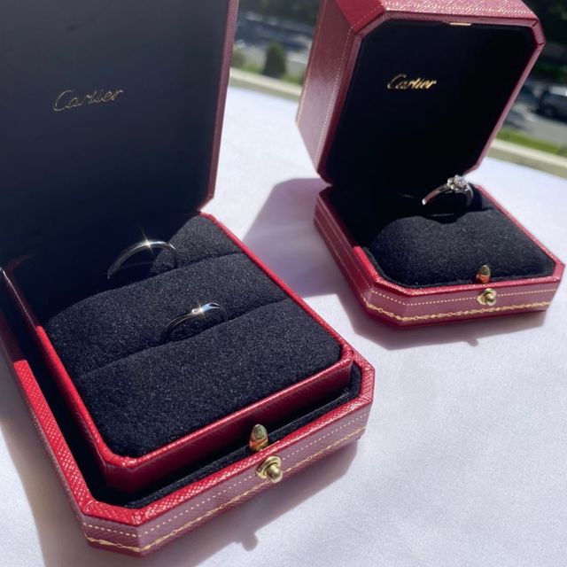 【カルティエ(Cartier)の口コミ】 もともとカルティエの指輪に憧れがあり、婚約指輪で頂いた指輪のデザイン…