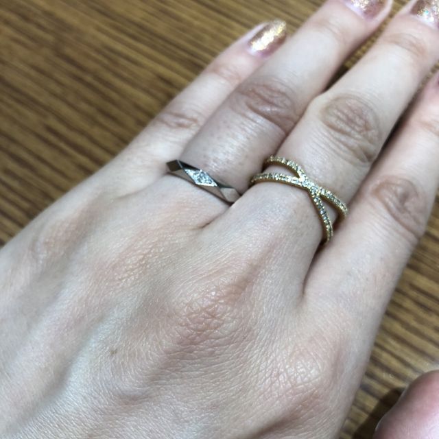 【ブシュロン(BOUCHERON)の口コミ】 シンプルなリングは、2人らしくないなと思いデザイン性があり、結婚指輪ら…