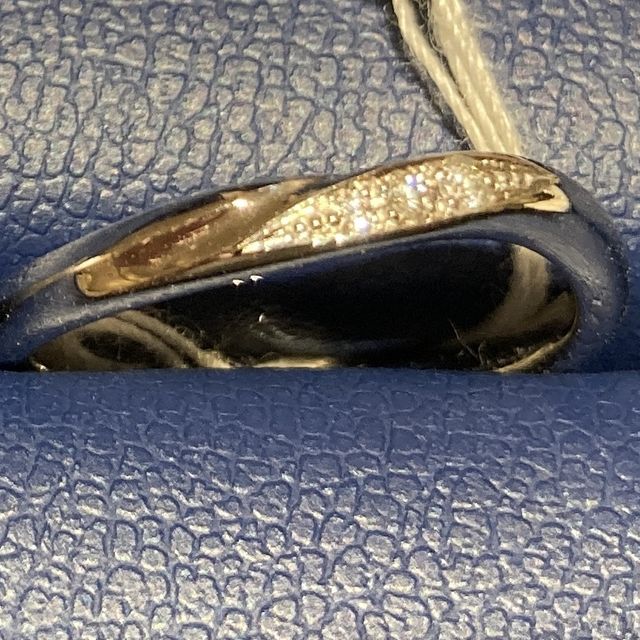 【銀座ダイヤモンドシライシの口コミ】 ダイヤモンドシライシさんの指輪は内丸こうというカットのされ方でつけ心…