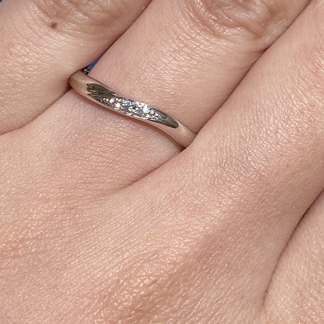 【銀座ダイヤモンドシライシの口コミ】 ダイヤモンドシライシさんの指輪は内丸こうというカットのされ方でつけ心…