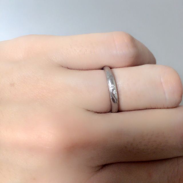 【4℃ BRIDAL(ヨンドシーブライダル)の口コミ】 オーソドックスでシンプルな形であるところ、付け心地がいいところ、二つ…