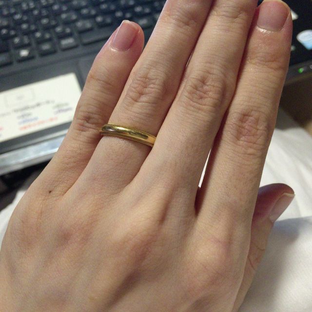 【ティファニー(Tiffany & Co.)の口コミ】 シンプルですが、リングの淵に入った細かい溝のおかげで、指輪の輝きが増…
