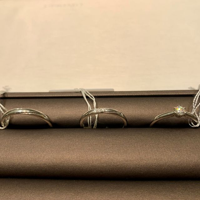 【アイプリモ(I-PRIMO)の口コミ】 元々ストレート型でダイヤモンドが3石ある結婚指輪かつ婚約指輪と重ね付け…