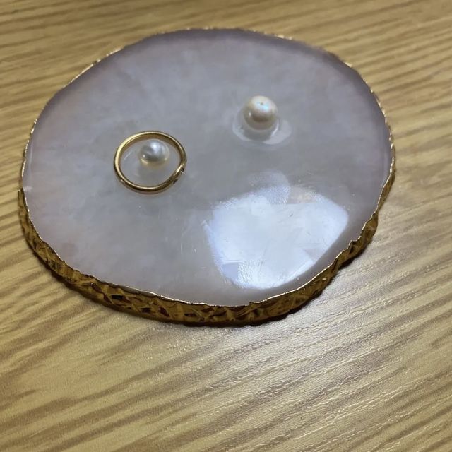 【ティファニー(Tiffany & Co.)の口コミ】 結婚指輪ではシルバーのイメージがありますが、ピンクゴールドの色味がと…