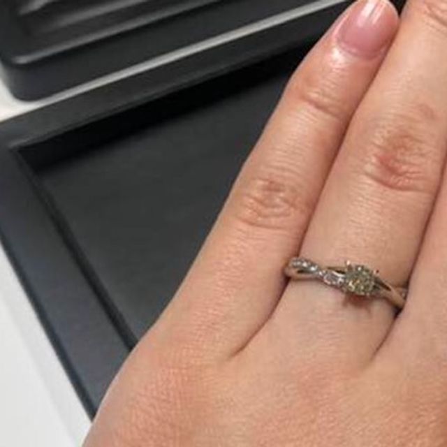 【ラザール ダイヤモンド(LAZARE DIAMOND)の口コミ】 ダイヤありの枠が気になるけれどぎらつきたく無い、と思ってお見せいただ…