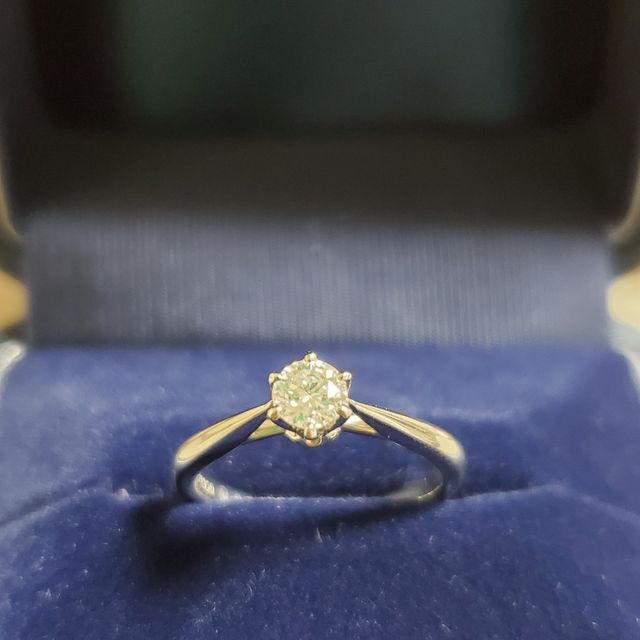 【銀座ダイヤモンドシライシの口コミ】 ダイヤモンド自体の等級にこだわり、アルティメイトスリースターのクオリ…