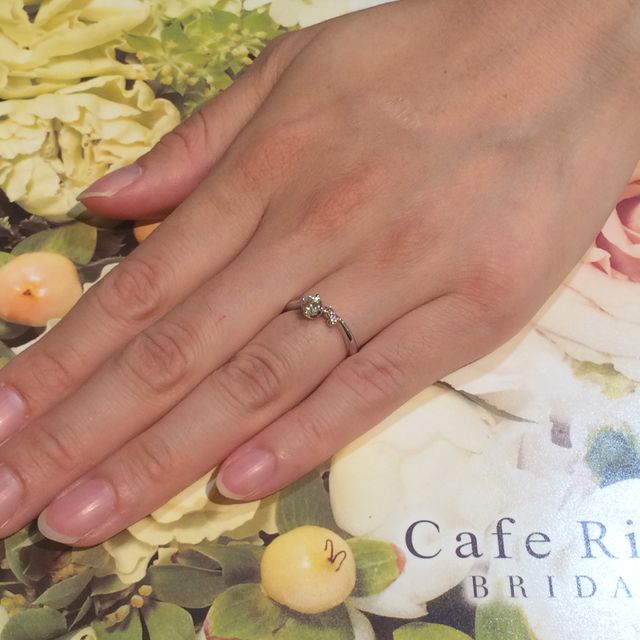 【CAFERING(カフェリング)の口コミ】 ピンクダイヤが入ってる指輪を取り扱っているお店をパンフレットで探し，…