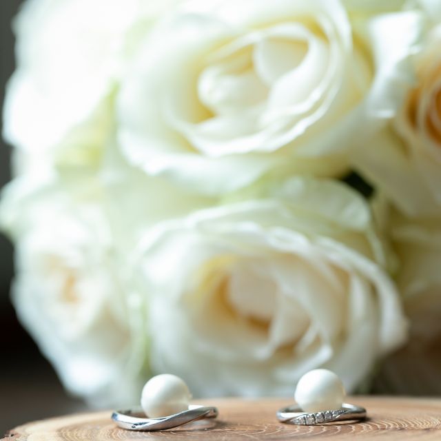 【銀座ダイヤモンドシライシの口コミ】 ダイヤモンドの質がよく、上品にキラキラ光って見えるのが決め手でした。
…