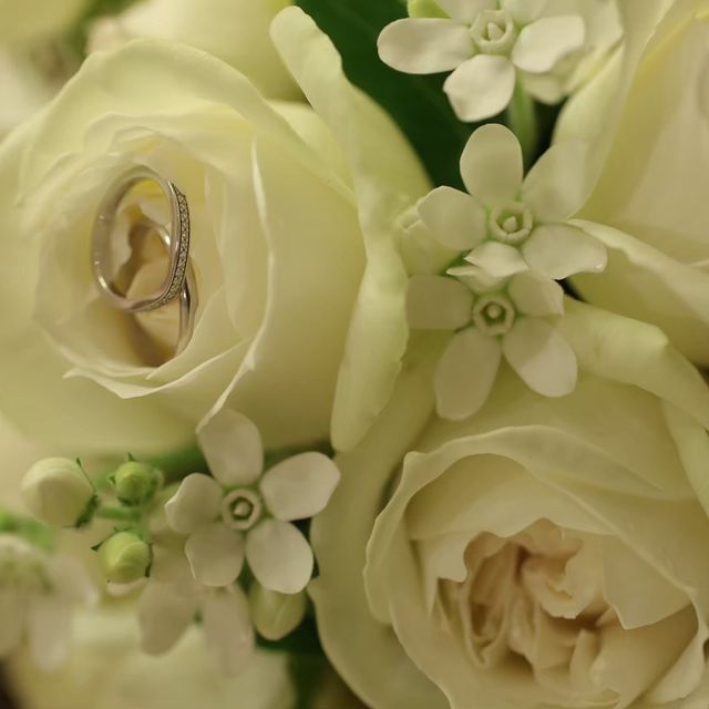 【カルティエ(Cartier)の口コミ】 私は指の関節が太いため、指が長く、綺麗に見える形の指輪を探していまし…