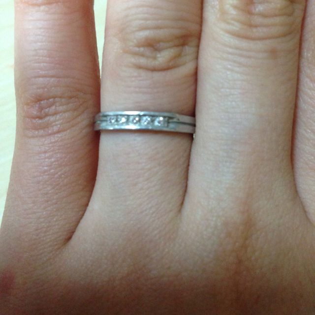 【VERITE(ベリテ)の口コミ】 去年のデザインということでしたが、指輪には流行はないと思い、シンプル…