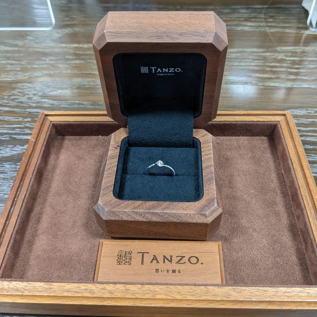 【TANZO.(鍛造指輪)の口コミ】 素材や加工をオーダーできるので、自分の好きなように作れる。婚約指輪は…