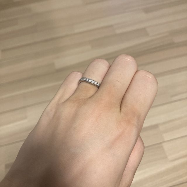 【MIKIMOTO(ミキモト)の口コミ】 太めのリングには、大きめのダイヤが7つついていて、可愛らしく上品なデザ…