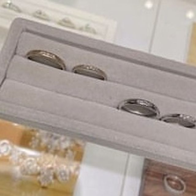 【AbHeri(アベリ)の口コミ】 デザインがかなり可愛いです。
人と被る事はなさそうで、これを付けてる人…