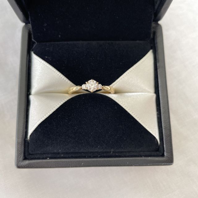 【エクセルコダイヤモンド(EXELCO DIAMOND)の口コミ】 主人がたくさん数見て選んでくれました。ブランドというより私に似合うデ…