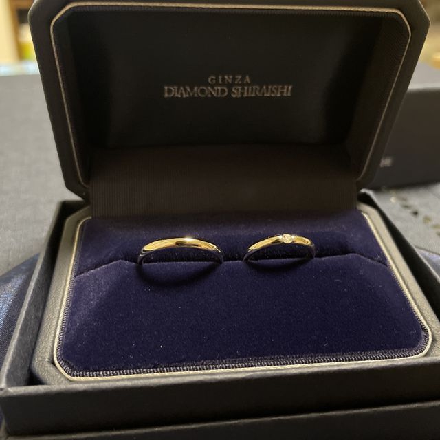 【銀座ダイヤモンドシライシの口コミ】 指輪のデザインがシンプルでとても気に入りました。指輪んつけた感じもと…