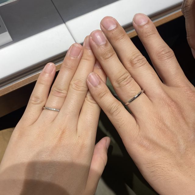 【銀座ダイヤモンドシライシの口コミ】 プラチナの指輪です。とても、ダイヤの輝きが美しかったです。細身の指輪…