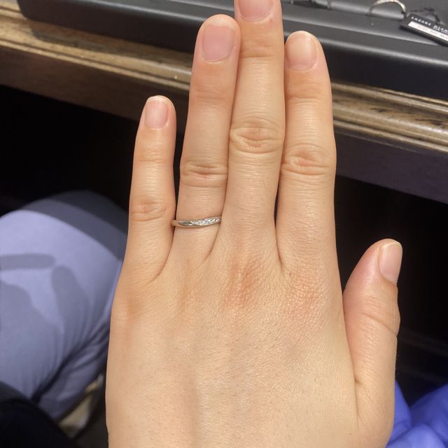 【ラザール ダイヤモンド(LAZARE DIAMOND)の口コミ】 婚約指輪と同じブランドがいいという思いが強かったのもそうですが、他の…