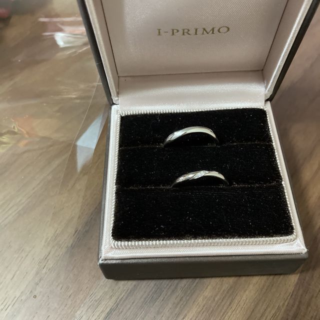 【アイプリモ(I-PRIMO)の口コミ】 ねじったような模様で艶消しをしています。
値段は、やっぱり結婚指輪だけ…