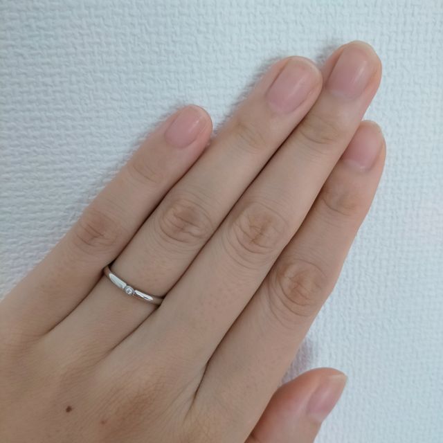 【アイプリモ(I-PRIMO)の口コミ】 ダイヤが1つでスッキリしており、シンプルなデザインが好みに合ったので決…