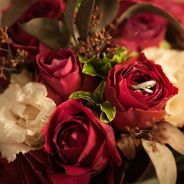 【アイプリモ(I-PRIMO)の口コミ】 2人でそれぞれお気に入りデザインを選びました。
私はダイヤがたくさんつ…