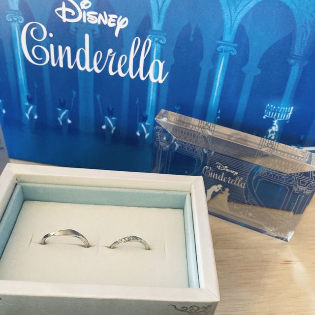 【Disney Cinderella(ディズニー シンデレラ)の口コミ】 ブルーダイヤモンドがついている指輪が良かったこと、ディズニーシンデレ…