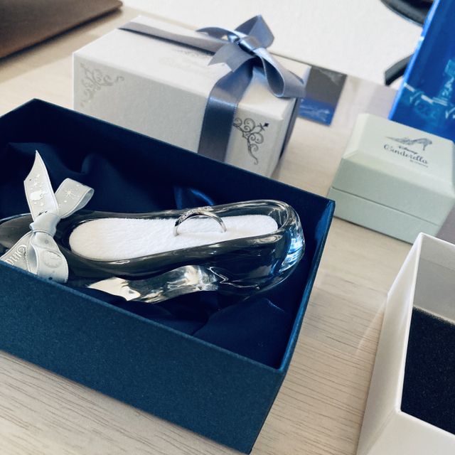 【Disney Cinderella(ディズニー シンデレラ)の口コミ】 ブルーダイヤモンドがついている指輪が良かったこと、ディズニーシンデレ…
