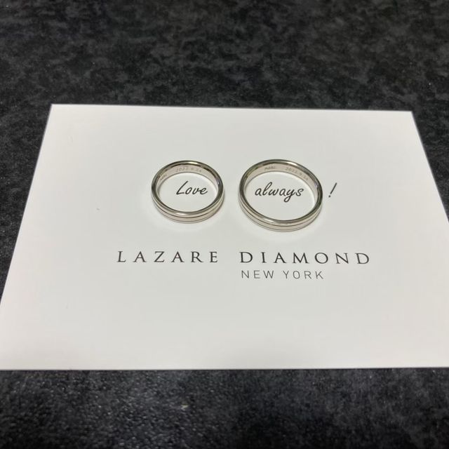 【ラザール ダイヤモンド(LAZARE DIAMOND)の口コミ】 シンプルでカッコいいものを探しており、たくさんある指輪から一番にこの…