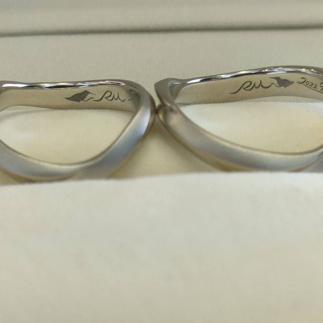 【ケイウノ ブライダル(K.UNO BRIDAL)の口コミ】 指輪自体のデザインが気に入り、割とすぐに決定しました。刻印については…