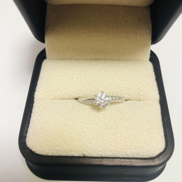 【宝寿堂(ほうじゅどう)の口コミ】 品質の良いダイヤを良心的な価格で選べたのが良かったです。指輪を買うの…