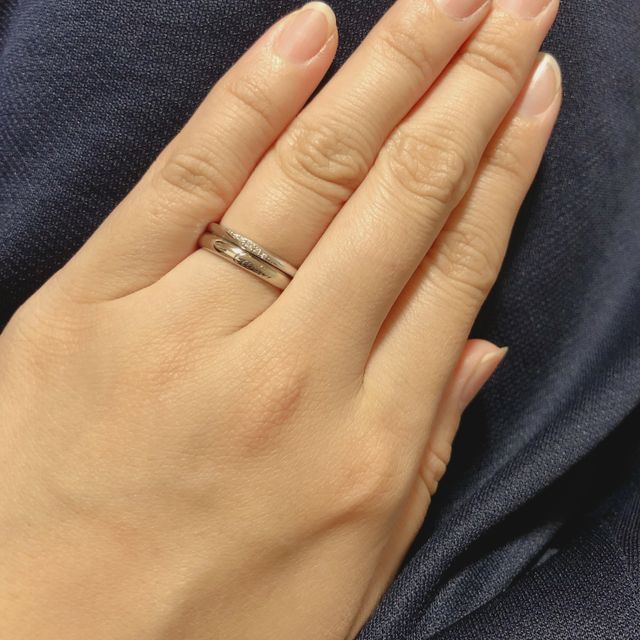 【TRECENTI(トレセンテ)の口コミ】 婚約指輪を購入しましたが、結婚指輪も重ね付けしたかったのでストレート…