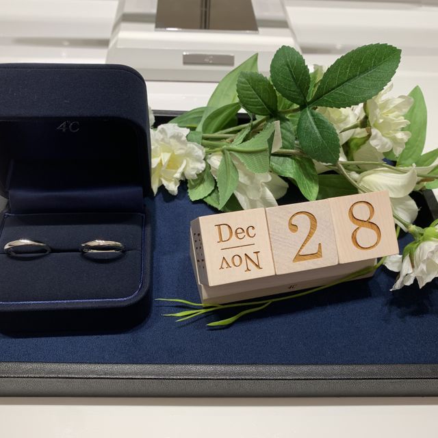 【4℃ BRIDAL(ヨンドシーブライダル)の口コミ】 価格は2人で無理のない範囲で折半して買うと決めており、実際に店頭で沢山…