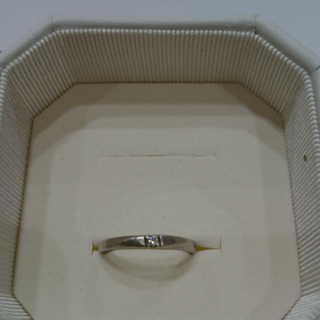 【4℃ BRIDAL(ヨンドシーブライダル)の口コミ】 ねじれのデザインがシャープな印象もありつつ、可愛くもみえました。
試着…