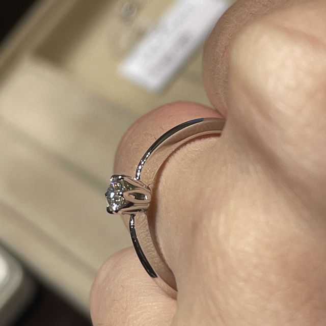 【TRECENTI(トレセンテ)の口コミ】 複数試着させていただいた中でこの指輪が一番気に入りました。シンプルな…