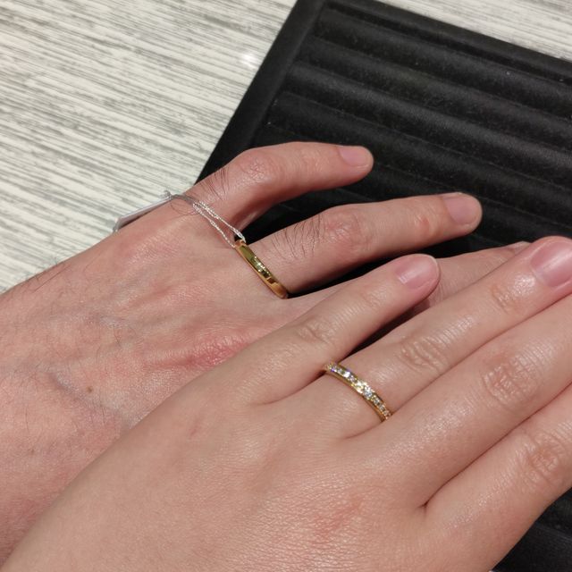 【TRECENTI(トレセンテ)の口コミ】 ゴールド素材の結婚指輪です。男性用はシンプルなゴールドリング！女性用…