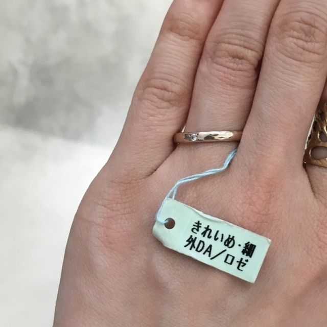 【SIENAROSE(シエナロゼ)の口コミ】 シンプルでおしゃれなデザインが多いです。 
他のお店と違う点は、丸みが…