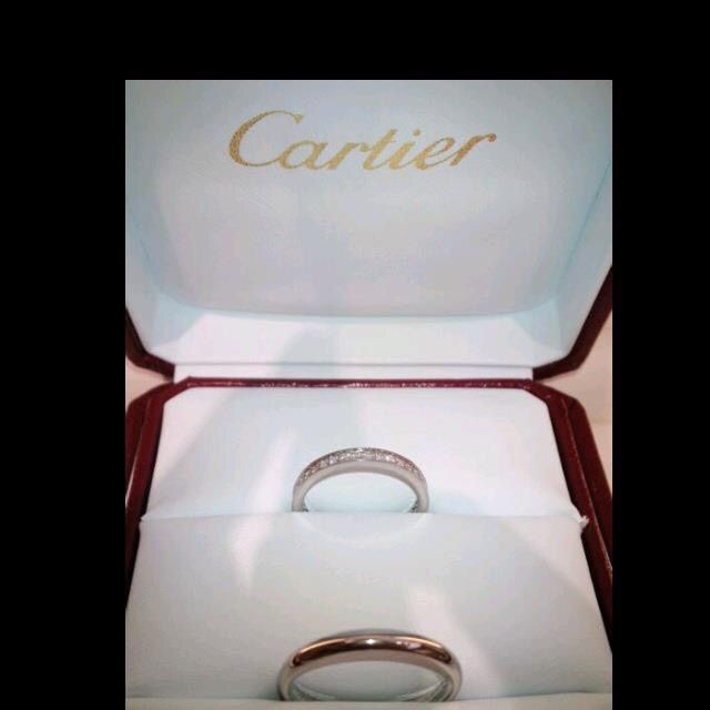 【カルティエ(Cartier)の口コミ】 キラキラしているのが良かったです。
一周、キラキラしているほうが、半周…