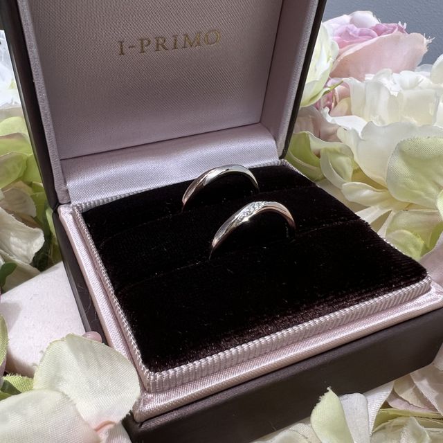 【アイプリモ(I-PRIMO)の口コミ】 指輪って女性の方のデザインが重視されやすいと聞きますが、私たちのリン…