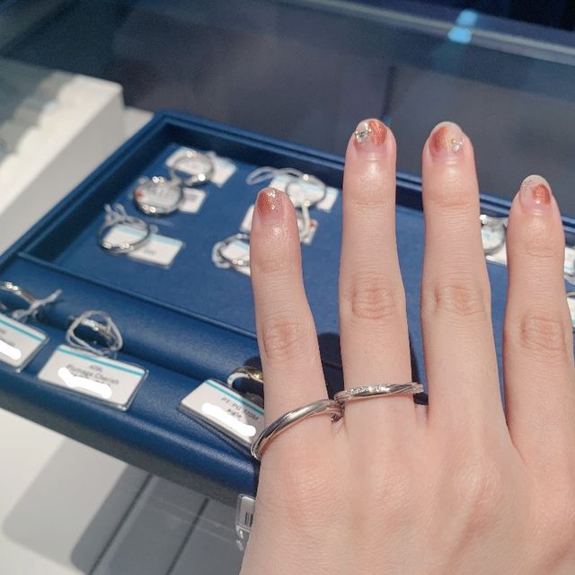 【銀座ダイヤモンドシライシの口コミ】 ダイヤモンドとシルバーが丁度よく配合しており、ファッションリングまで…