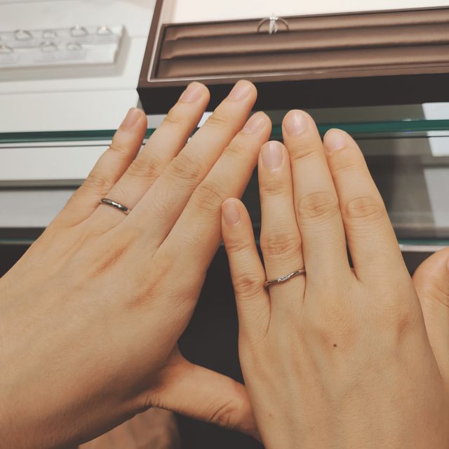 【アイプリモ(I-PRIMO)の口コミ】 デザインがとにかく可愛くてお気に入りです。ダイヤのサイズは小さくて謙…