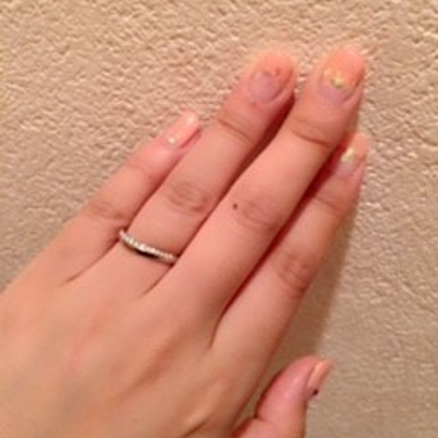 【4℃ BRIDAL(ヨンドシーブライダル)の口コミ】 ダイヤモンドの入っている結婚指輪を探していたこと、また年齢を重ねると…