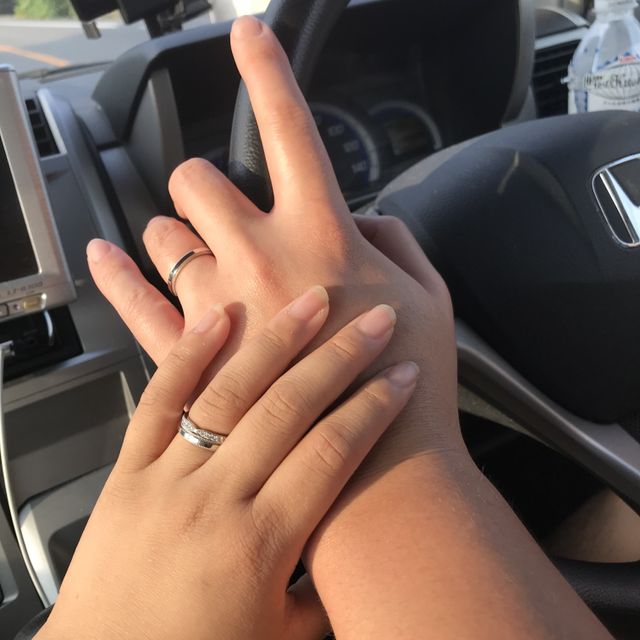 【ラザール ダイヤモンド(LAZARE DIAMOND)の口コミ】 一粒の婚約指輪はずっとつけられないので、ハーフエタニティにしました！
…