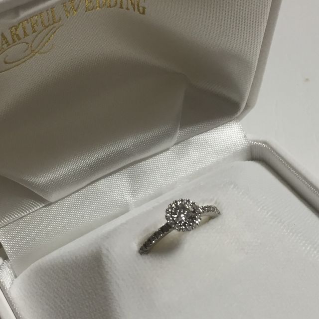 【WATANABE / 卸商社直営　渡辺の口コミ】 最初はウェーブしたデザインを探していたのですが、1度では決めきれずその…